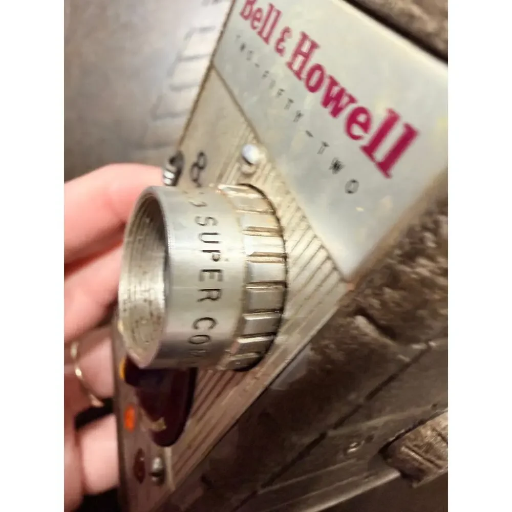 Vintage Bell & Howell Two-Fifty-Two 252 8mm Movie Camera Film Camera Untested